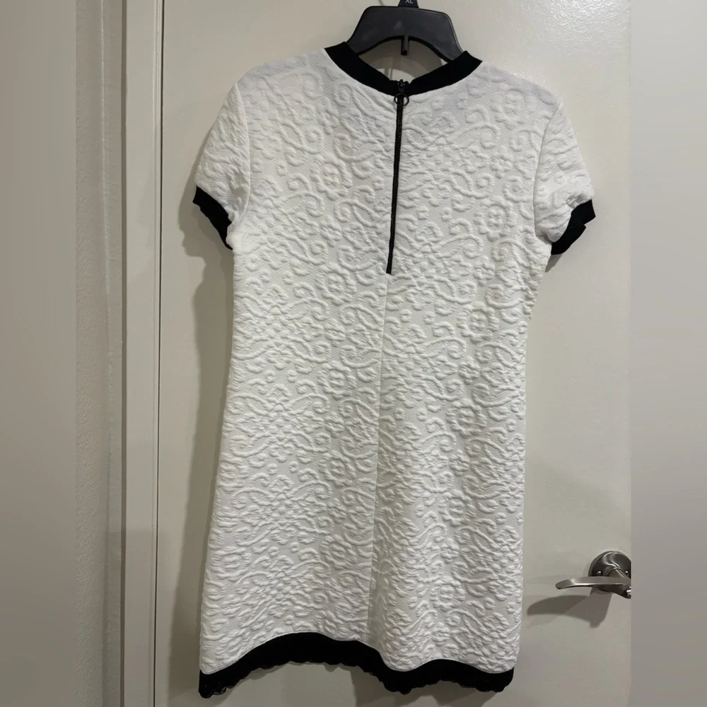 ZARA Textured White and Black Dress, Size Medium - Picture 5 of 10